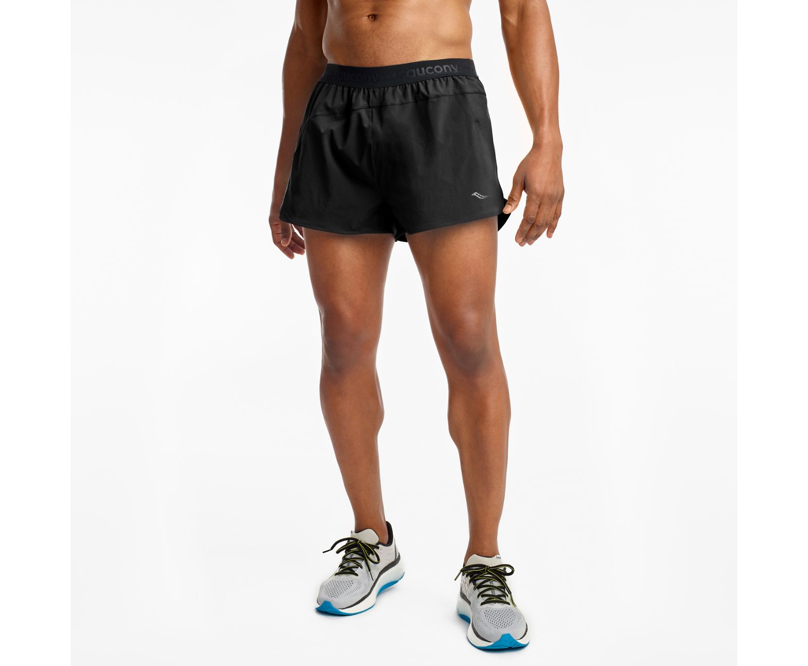 Saucony Outpace 2.5" Split Men's Shorts Black | Canada 644ZUTG